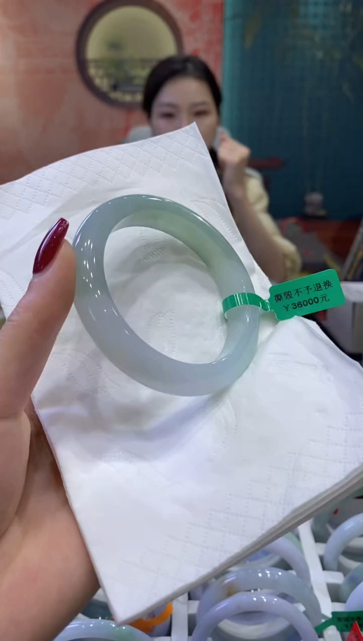 【闪购商品】翡翠手镯未镶嵌多人00536