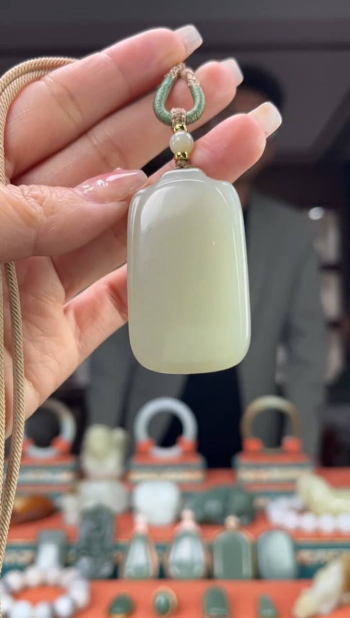 【闪购商品】和田玉颈饰未镶嵌佩佩