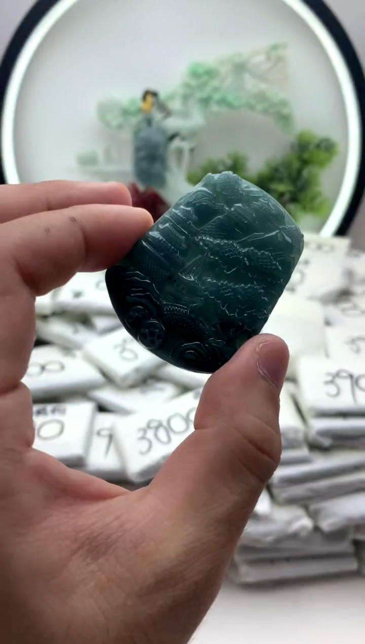 翡翠未镶嵌颈饰山水【品质一般介意慎拍】