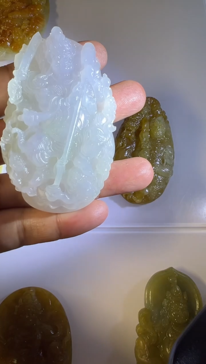 定制翡翠未镶嵌牌子
