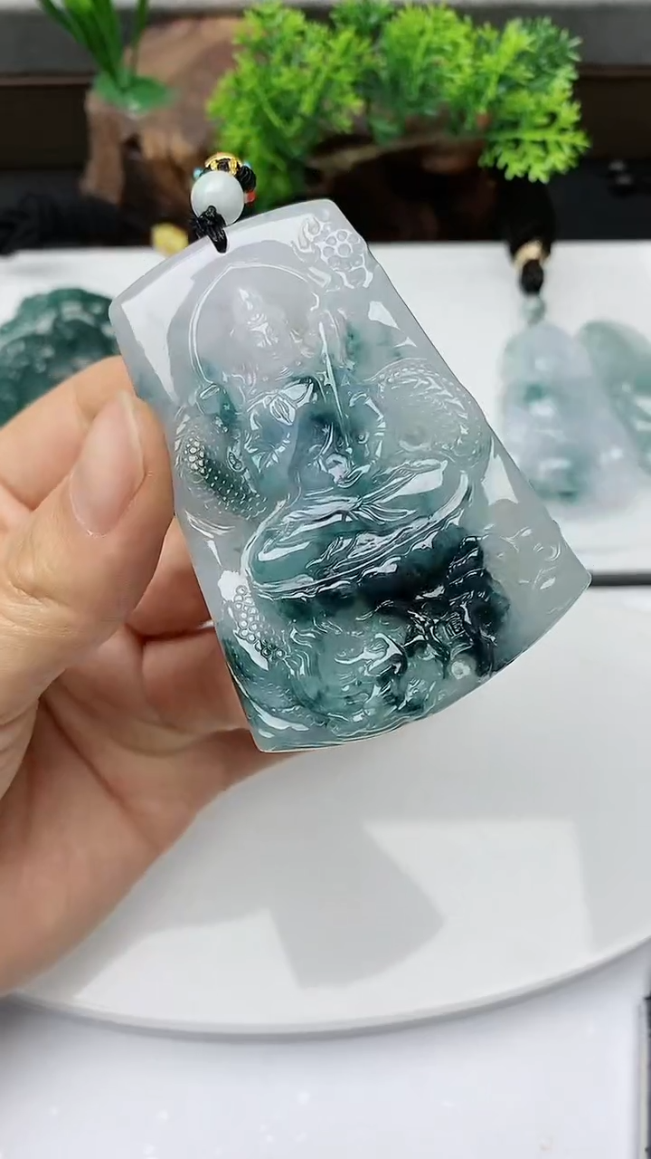 【闪购商品】翡翠颈饰未镶嵌