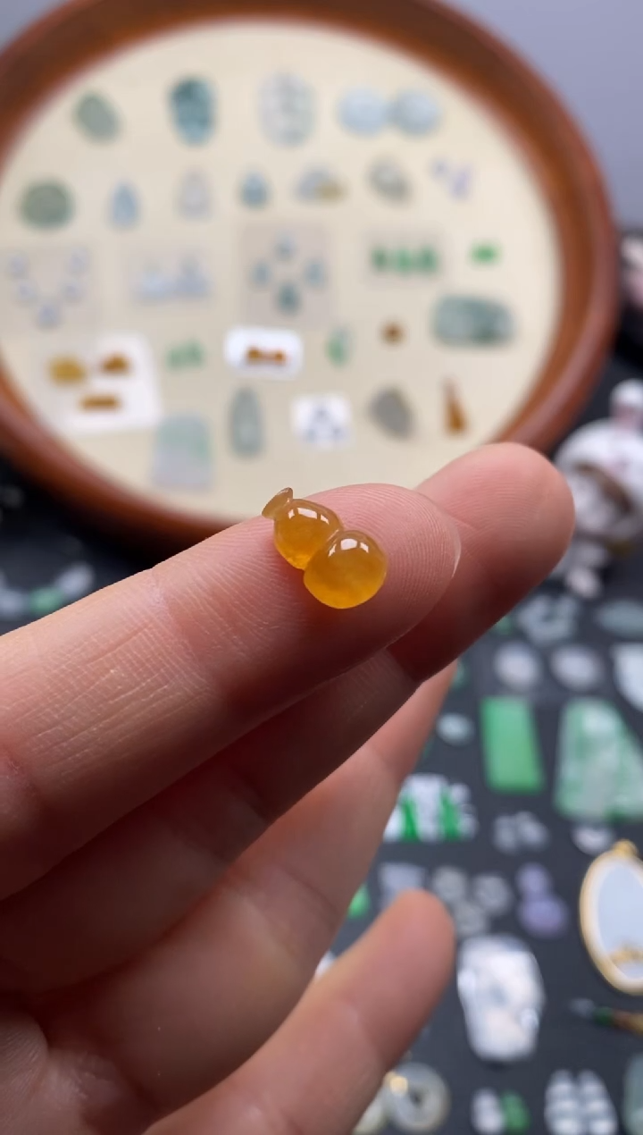 颈饰未镶嵌翡翠冰黄翡葫芦/芬