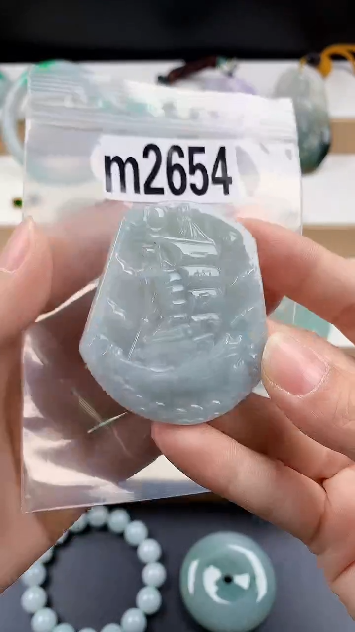 颈饰未镶嵌翡翠天然翡翠吊坠挂件