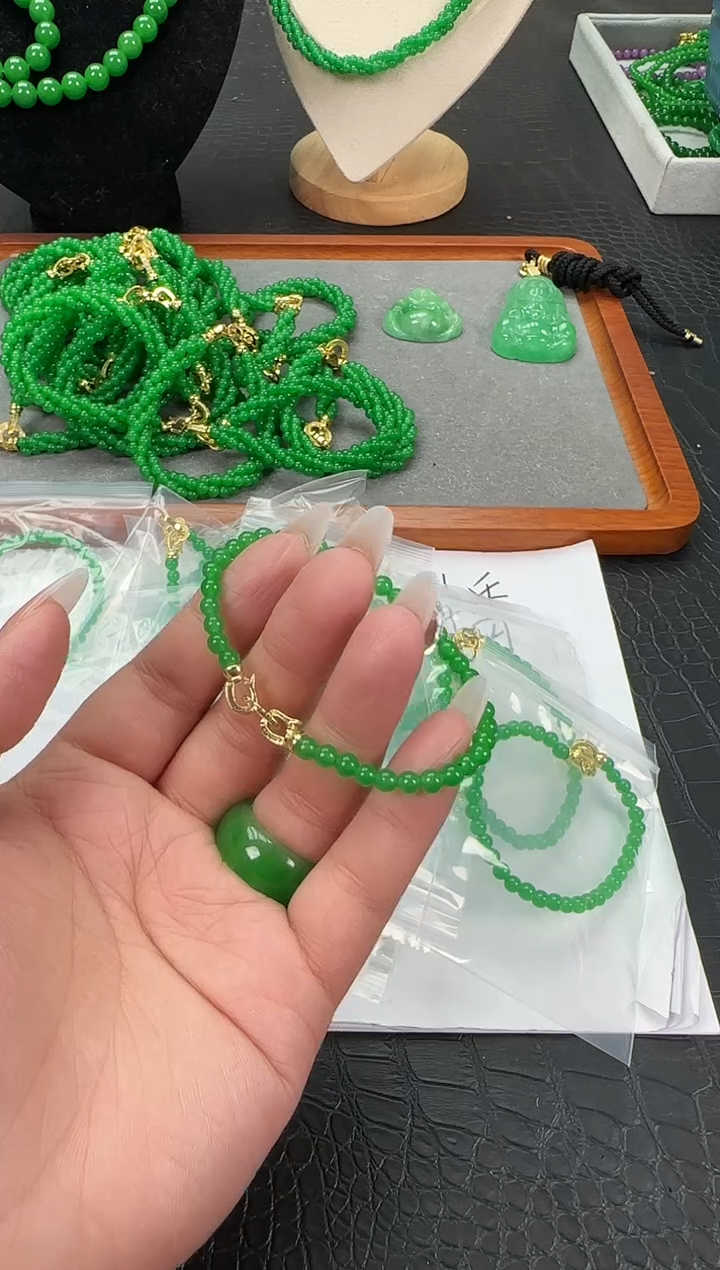 未镶嵌翡翠耳饰小米单圈手串