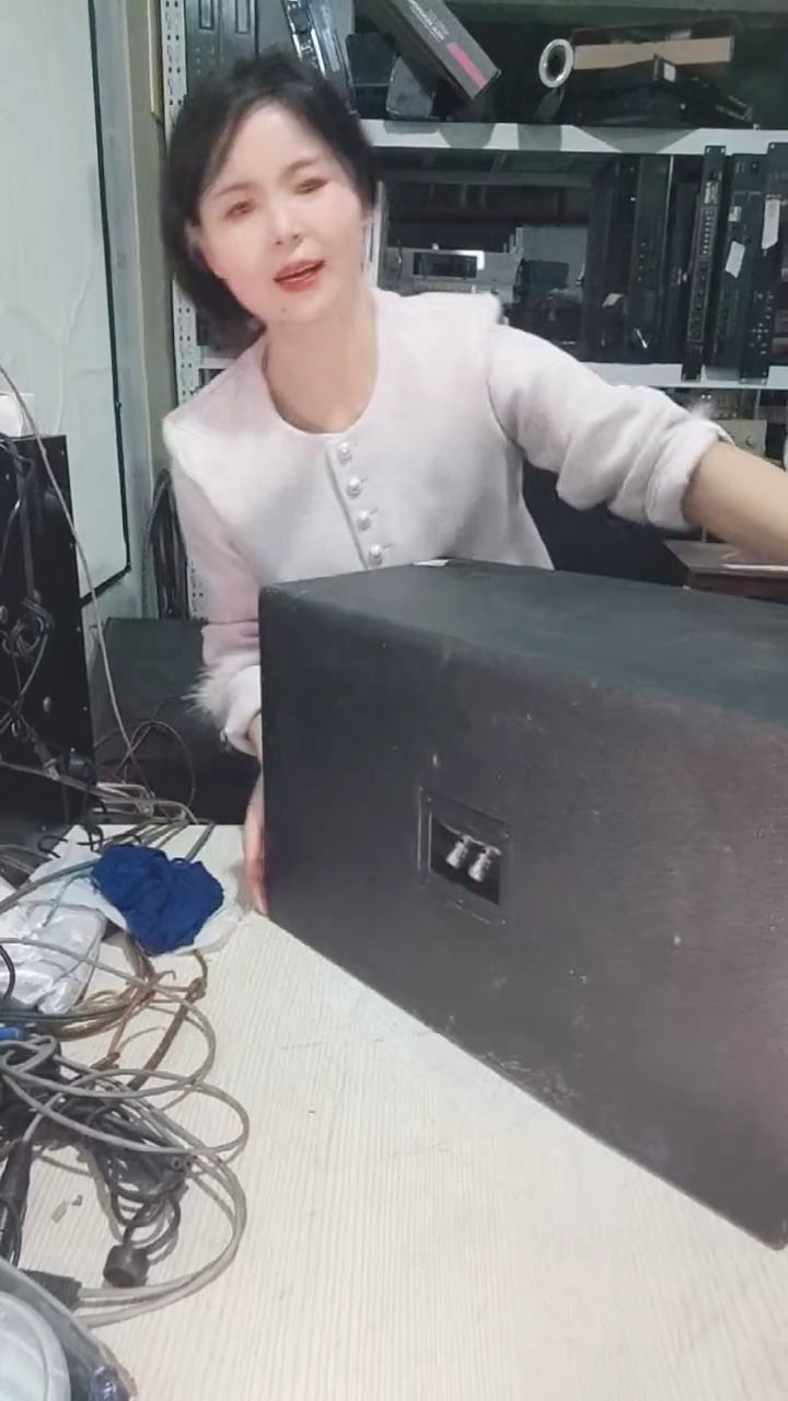 8新单只十寸卡包音响，不包邮运费到付