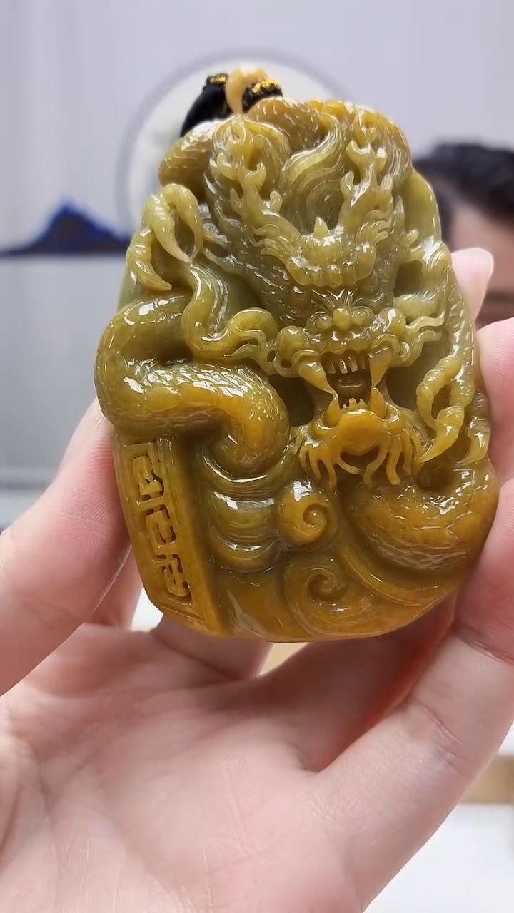 未镶嵌定制翡翠5060zm-毛货挂件龙牌102