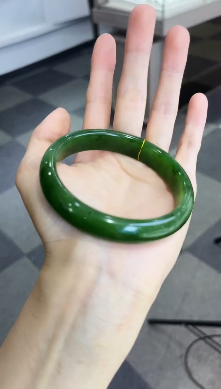 【闪购商品】和田玉手镯未镶嵌多样性发其一