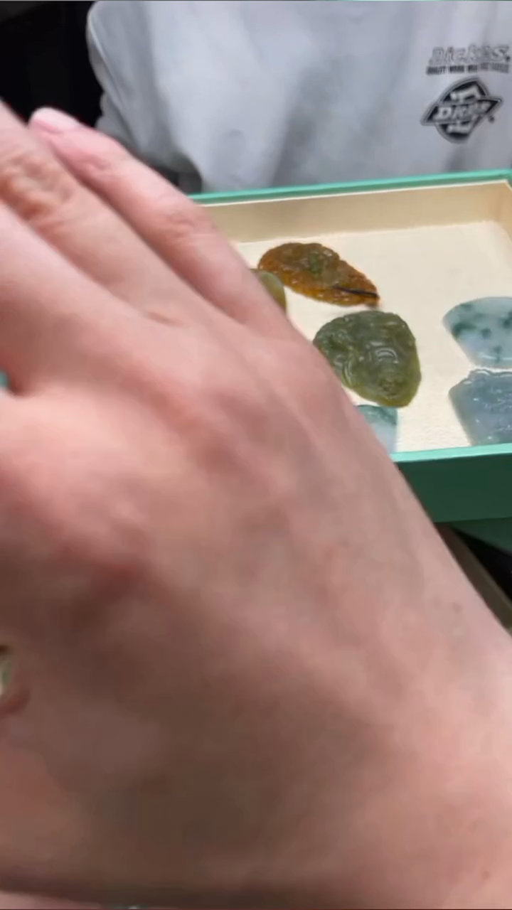 【闪购商品】定制翡翠未镶嵌毛货-不退不换-