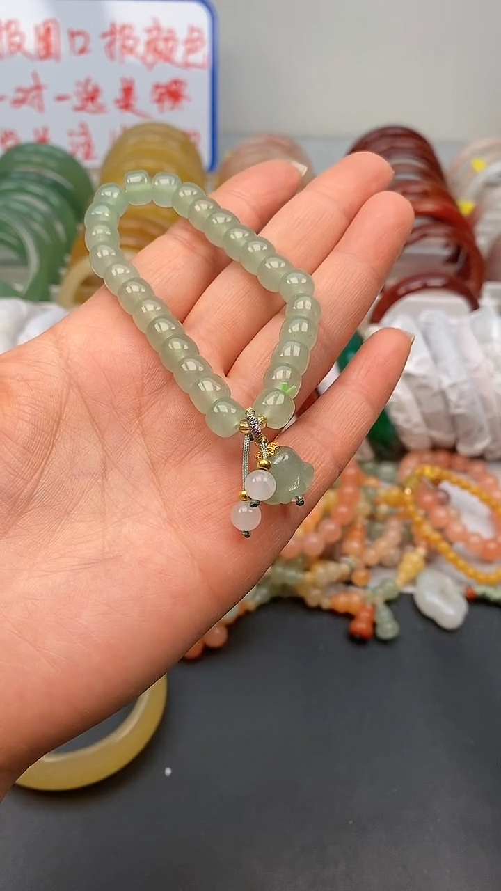 【闪购商品】石英质玉手镯未镶嵌东陵玉卡8mm手链