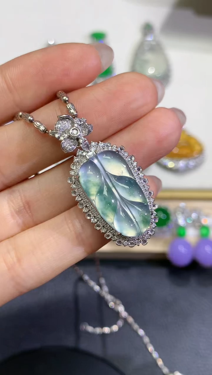 【闪购商品】翡翠颈饰18K金镶嵌团购5