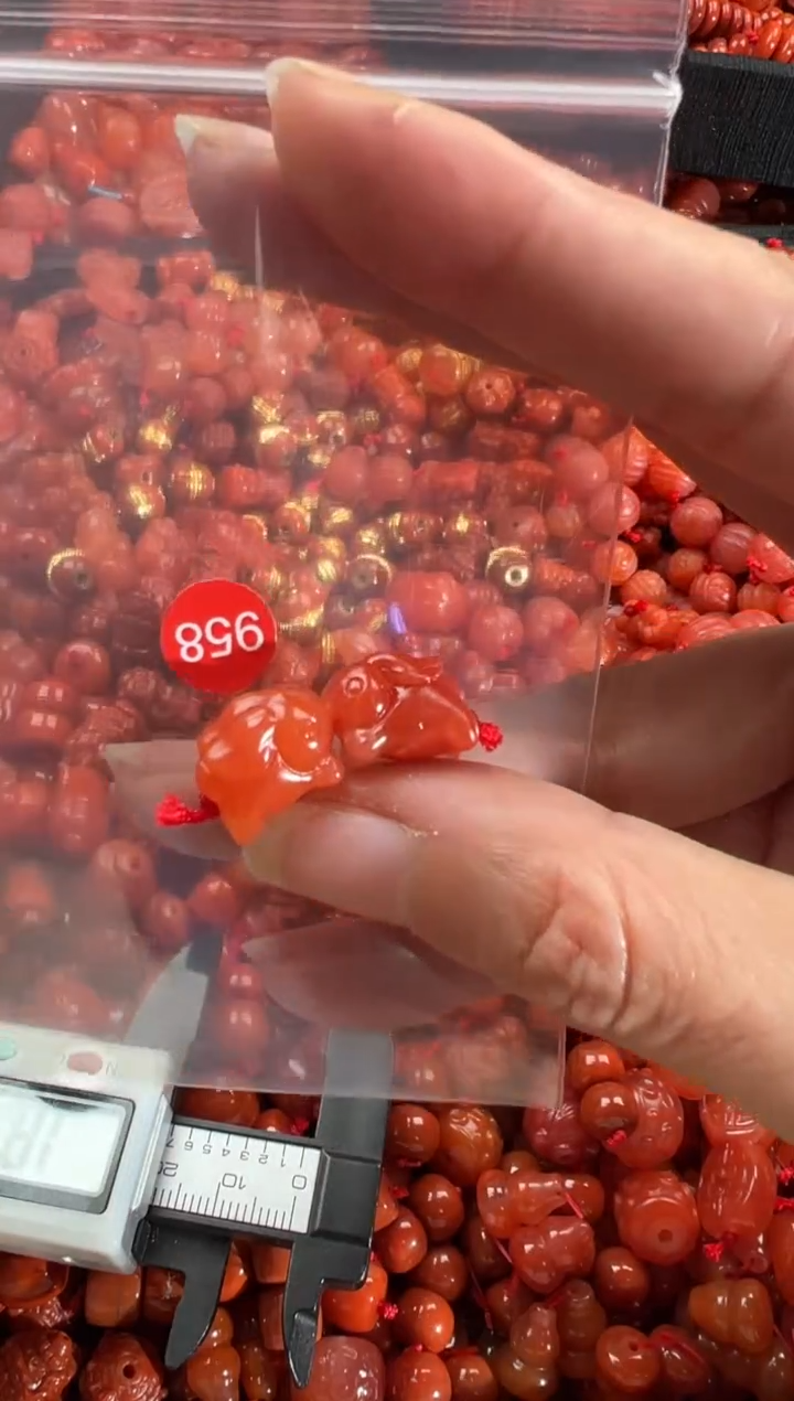 【闪购商品】南红玛瑙颈饰未镶嵌1