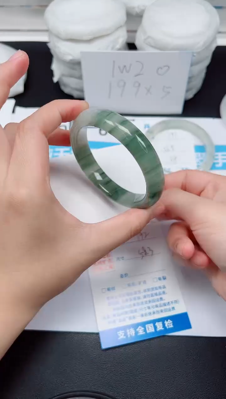 【闪购商品】石英质玉手镯未镶嵌G192-58.3