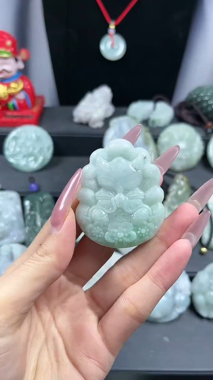 【闪购商品】翡翠颈饰未镶嵌九尾狐