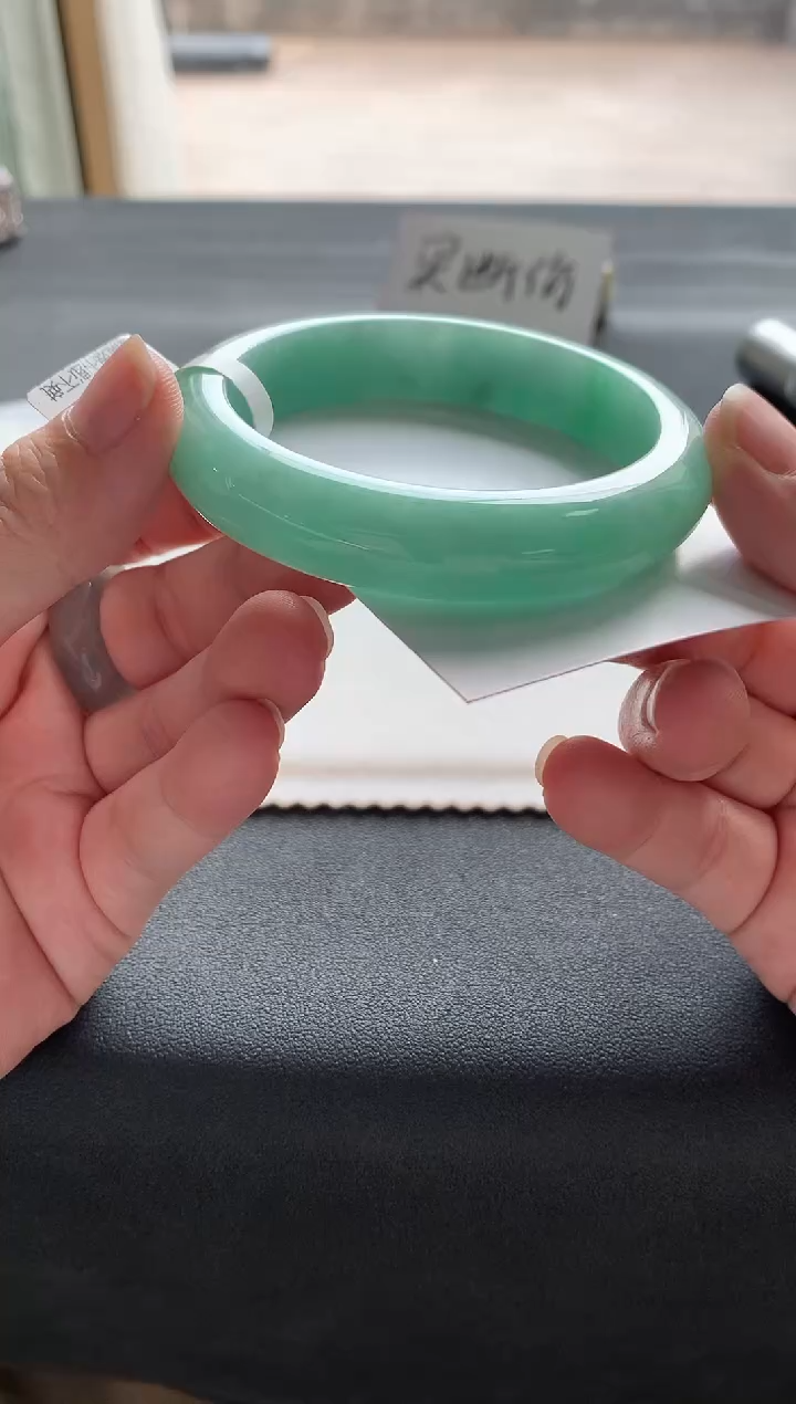 【闪购商品】翡翠手镯未镶嵌56正圈Y996买断