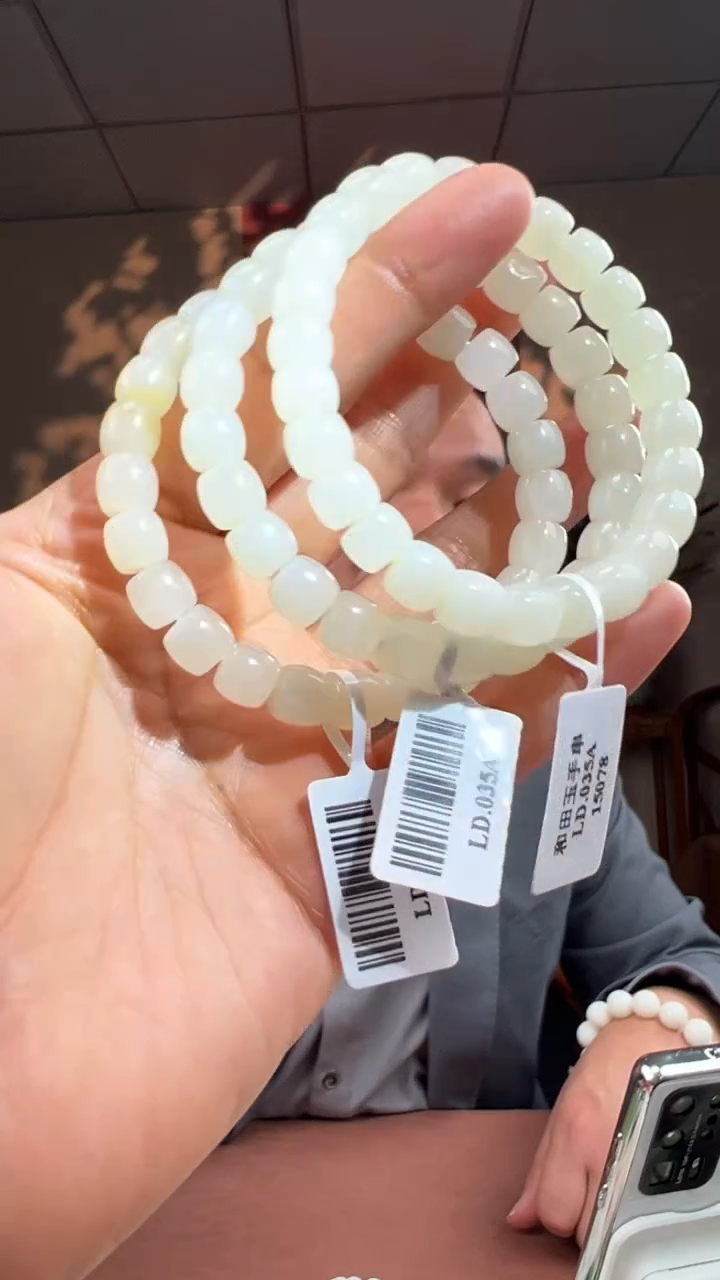 颈饰未镶嵌和田玉a14