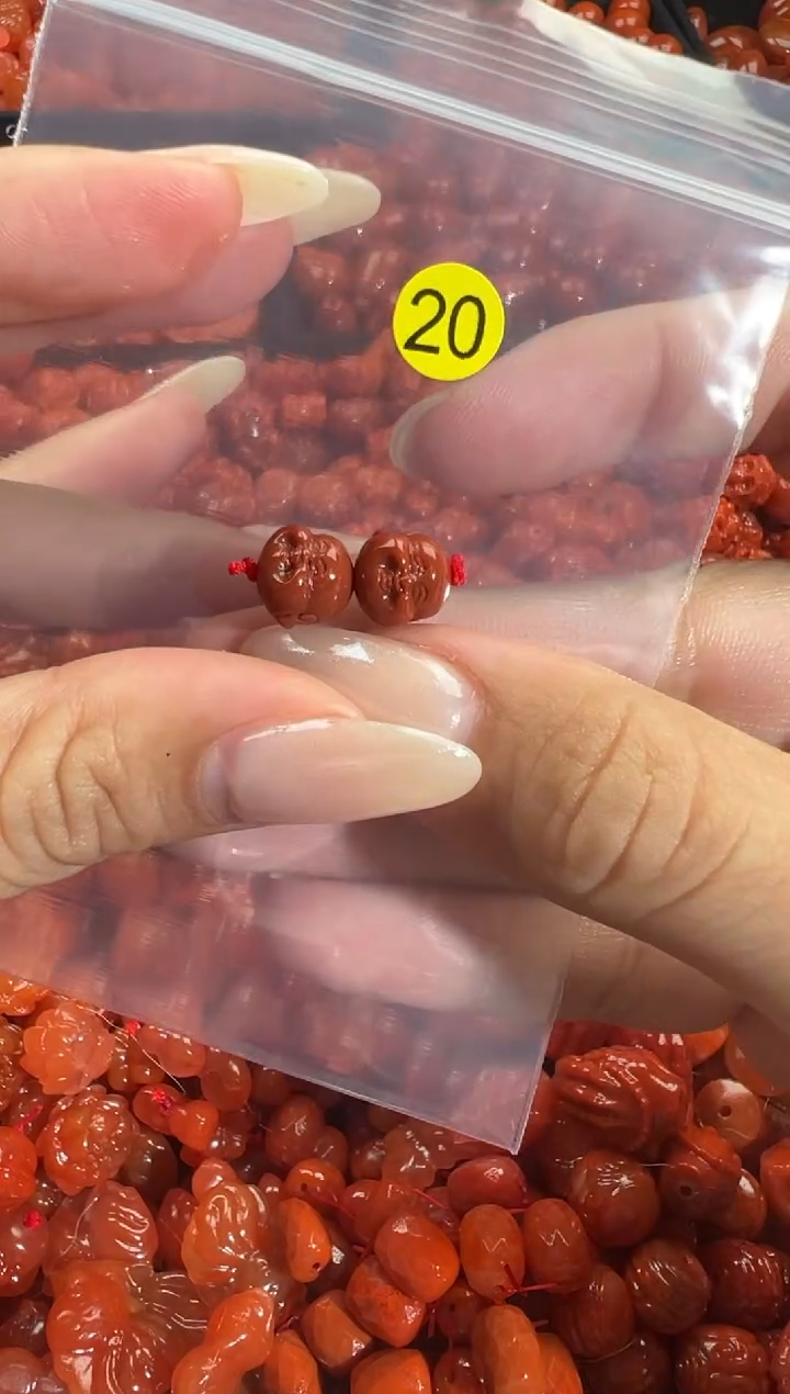 颈饰未镶嵌南红玛瑙1