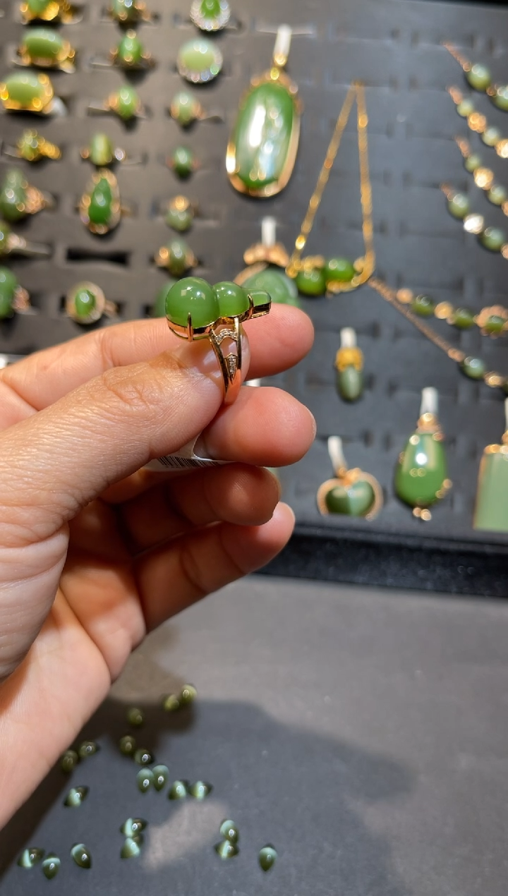 【闪购商品】和田玉碧玉猫眼葫芦戒指18K金镶嵌多样性发一