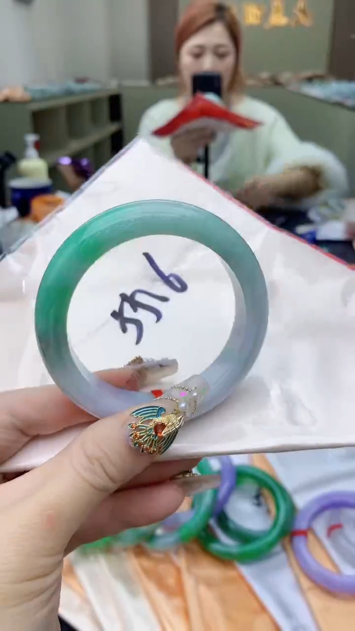 【闪购商品】翡翠手镯未镶嵌0951226019