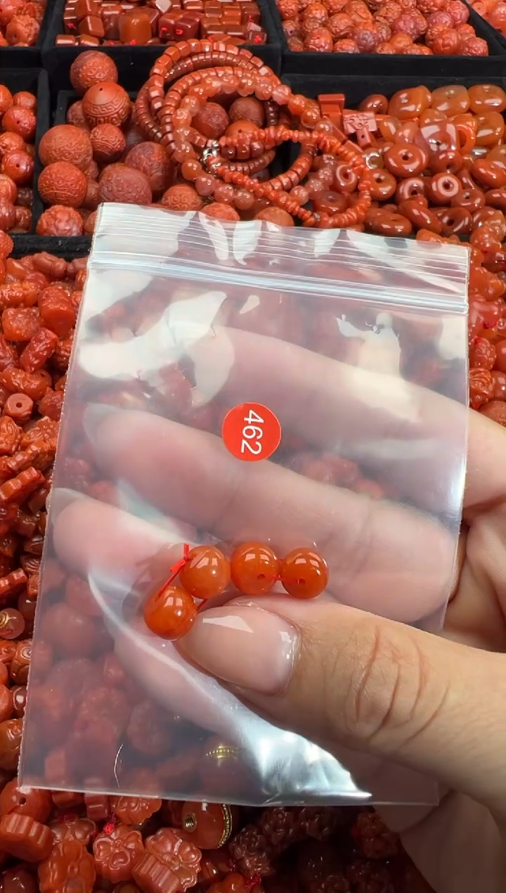 南红玛瑙未镶嵌颈饰1