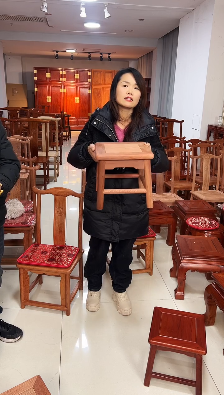 紫檀木类家具白胚缅花小方凳