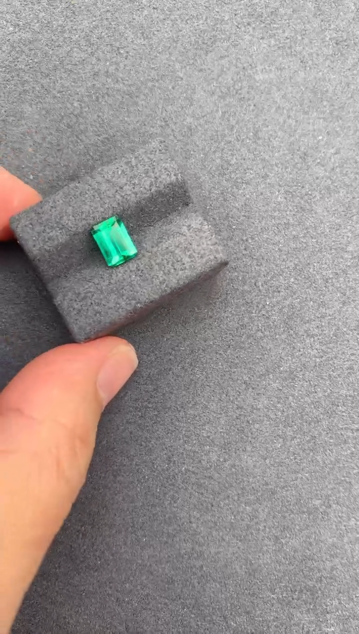 【闪购商品】祖母绿裸石未镶嵌83分祖母绿