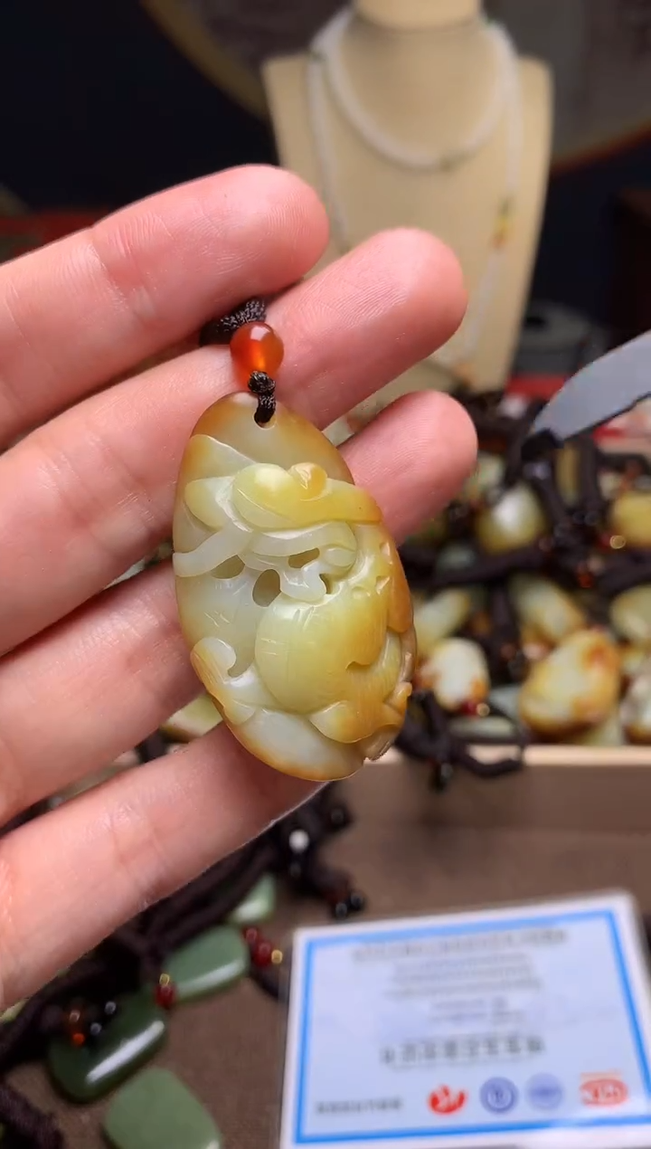 颈饰未镶嵌和田玉新疆料青海料清水和田玉吊坠