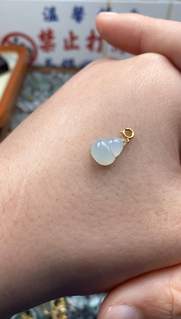 【闪购商品】翡翠颈饰未镶嵌哥哥