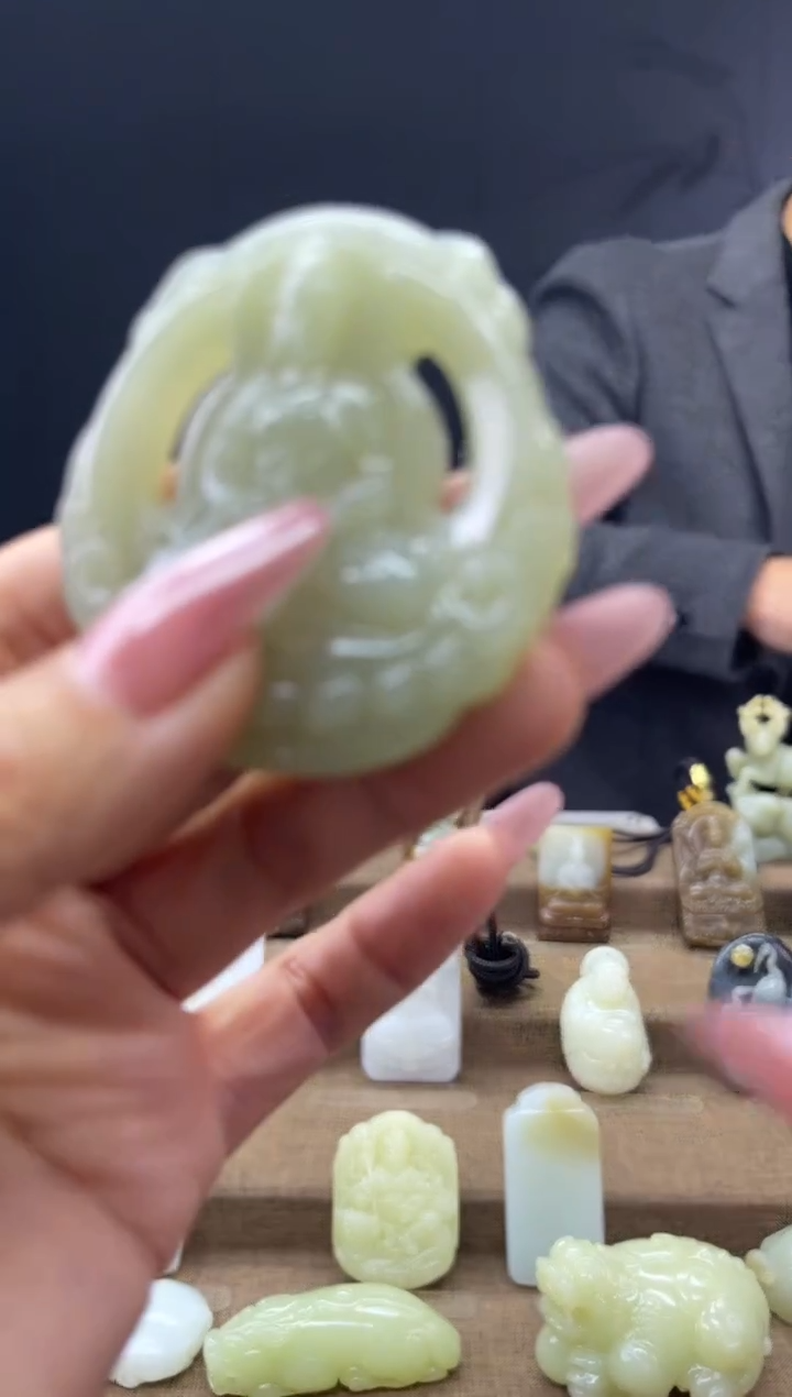 颈饰未镶嵌和田玉1