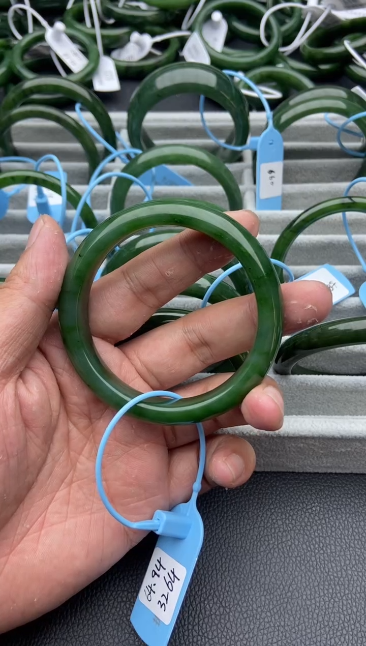 未镶嵌手镯和田玉（碧玉）7-60.2