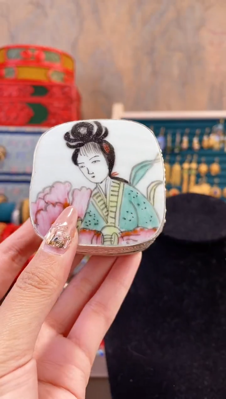 【闪购商品】非遗铜盒瓷画人物