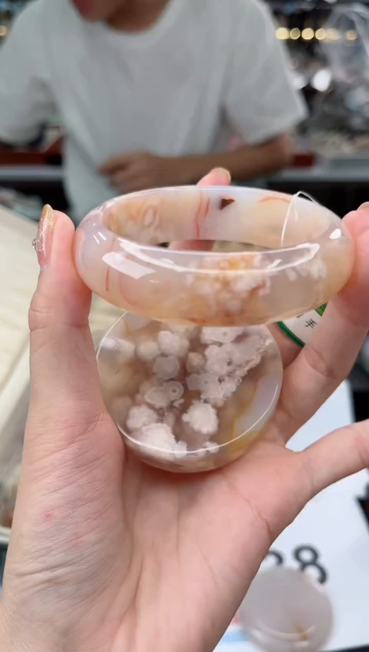 【闪购商品】石英质玉手镯未镶嵌59圈口（赠品镯心）3234157