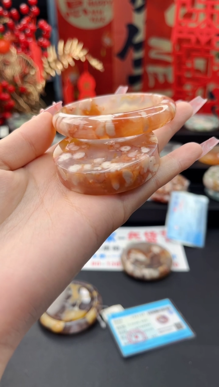 【闪购商品】石英质玉手镯未镶嵌赠送镯心（53圈口）