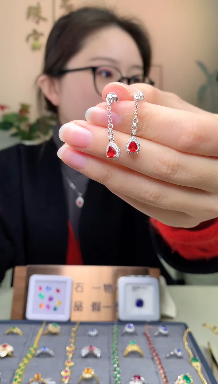 【闪购商品】蓝宝石耳饰银S925镶嵌耳饰