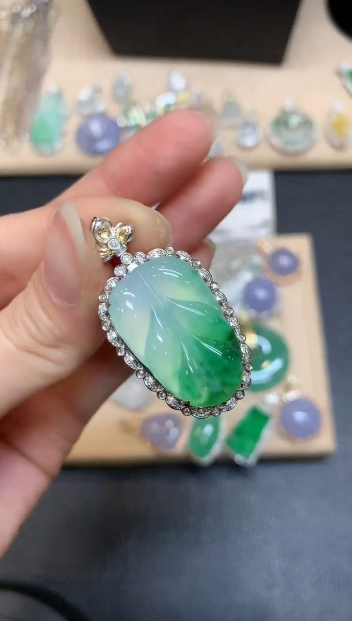 【闪购商品】翡翠颈饰18K金镶嵌树叶【无服务费