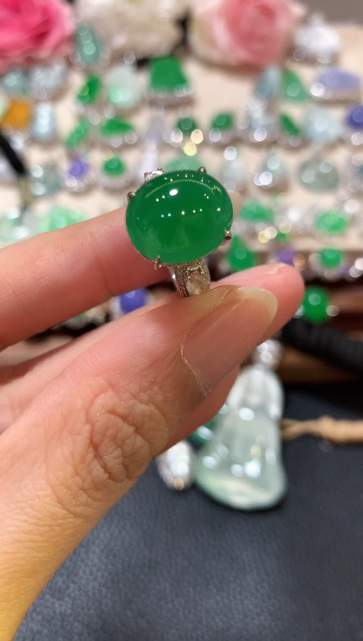 18K金镶嵌戒指翡翠m120  