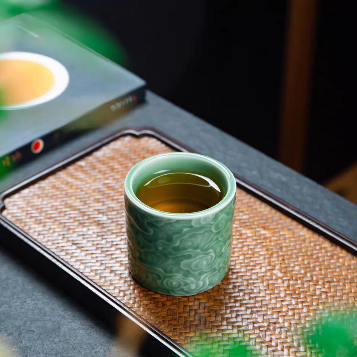 【景德镇陶瓷研究院】青瓷祥云陶瓷茶杯（th118）