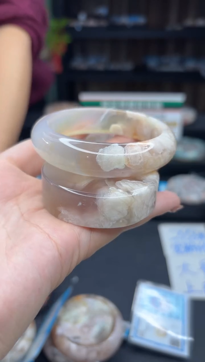 【闪购商品】石英质玉手镯未镶嵌1090（56圈赠送镯心）