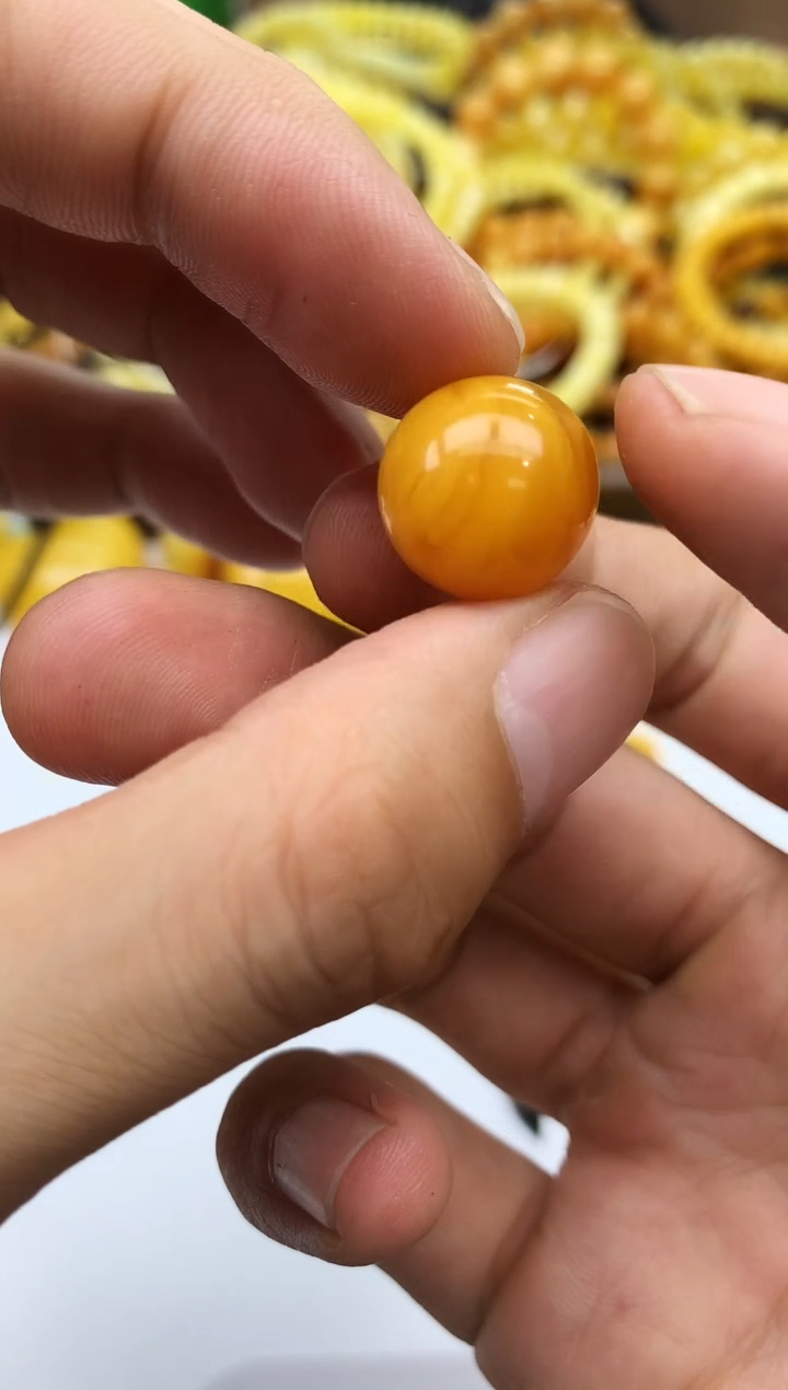 裸石琥珀未镶嵌单珠