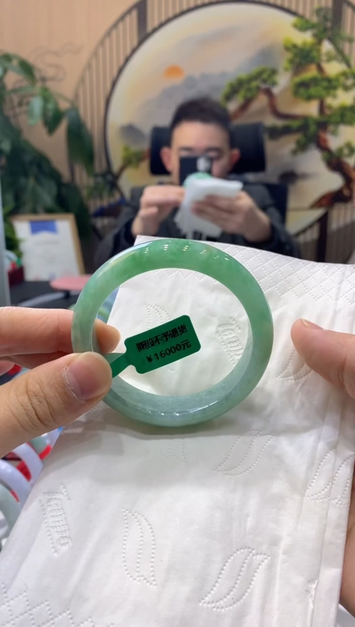 【闪购商品】翡翠手镯未镶嵌000010613