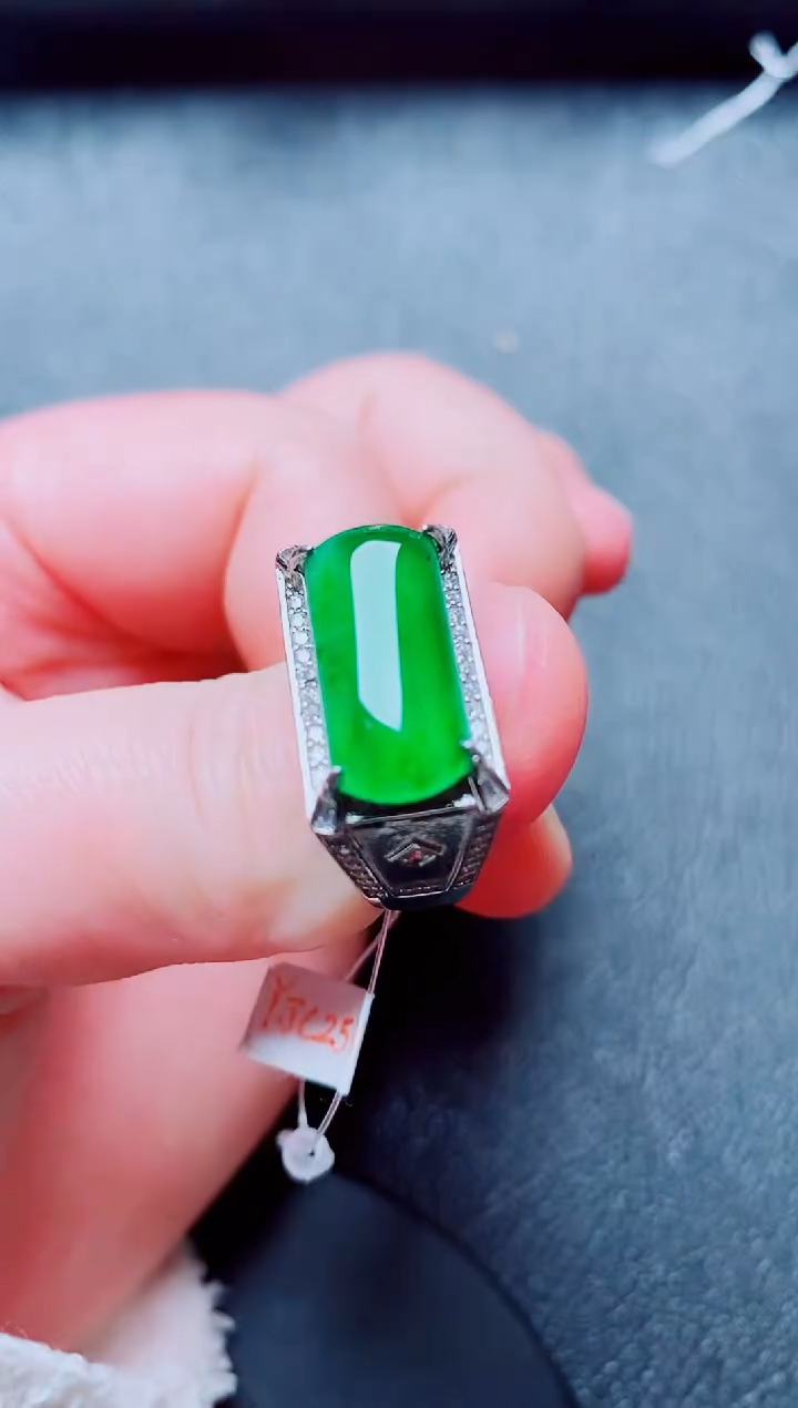 银S925镶嵌戒指翡翠1111