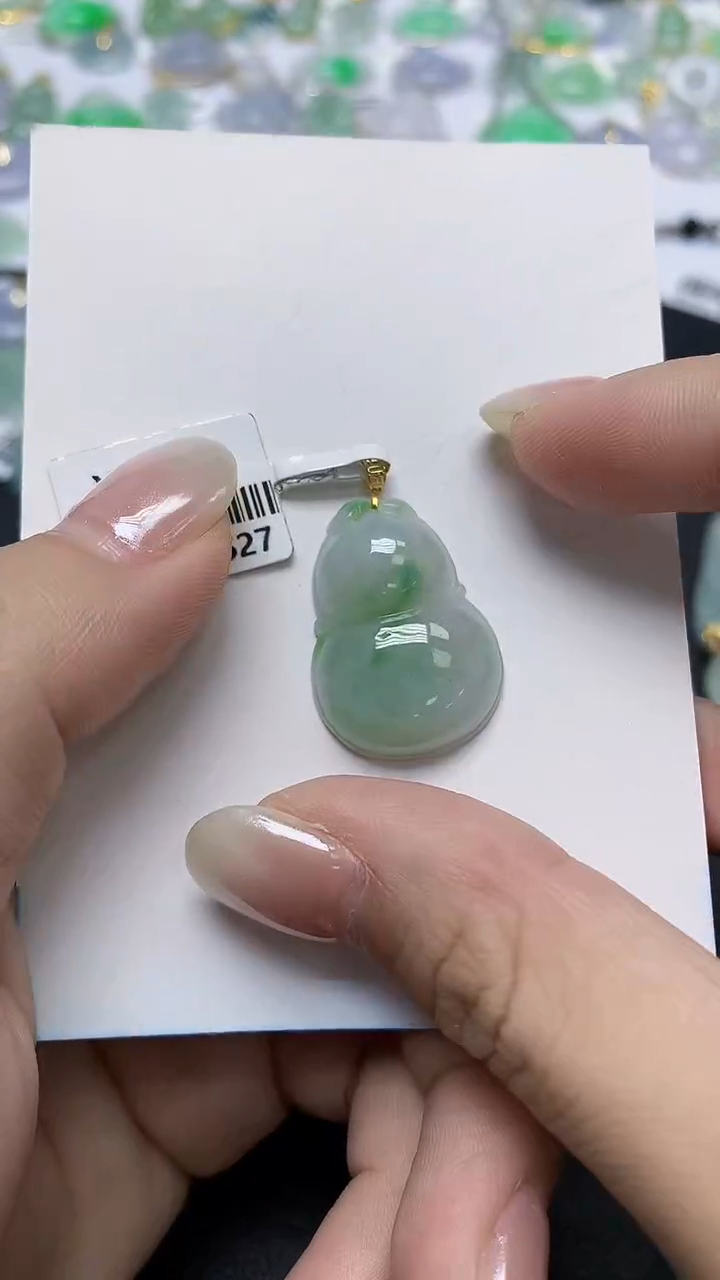 翡翠18K金镶嵌颈饰天然缅甸翡翠A货