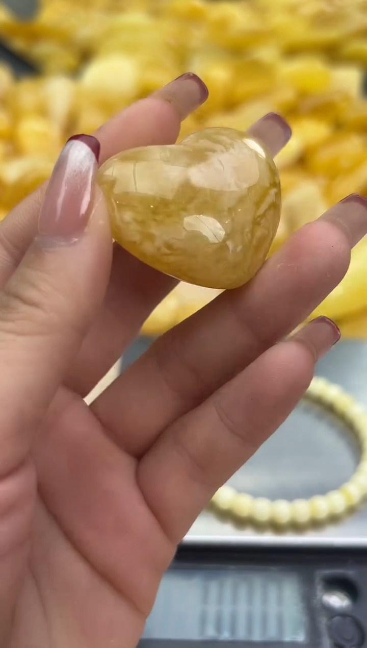 【闪购商品】琥珀裸石未镶嵌蜜蜡吊坠