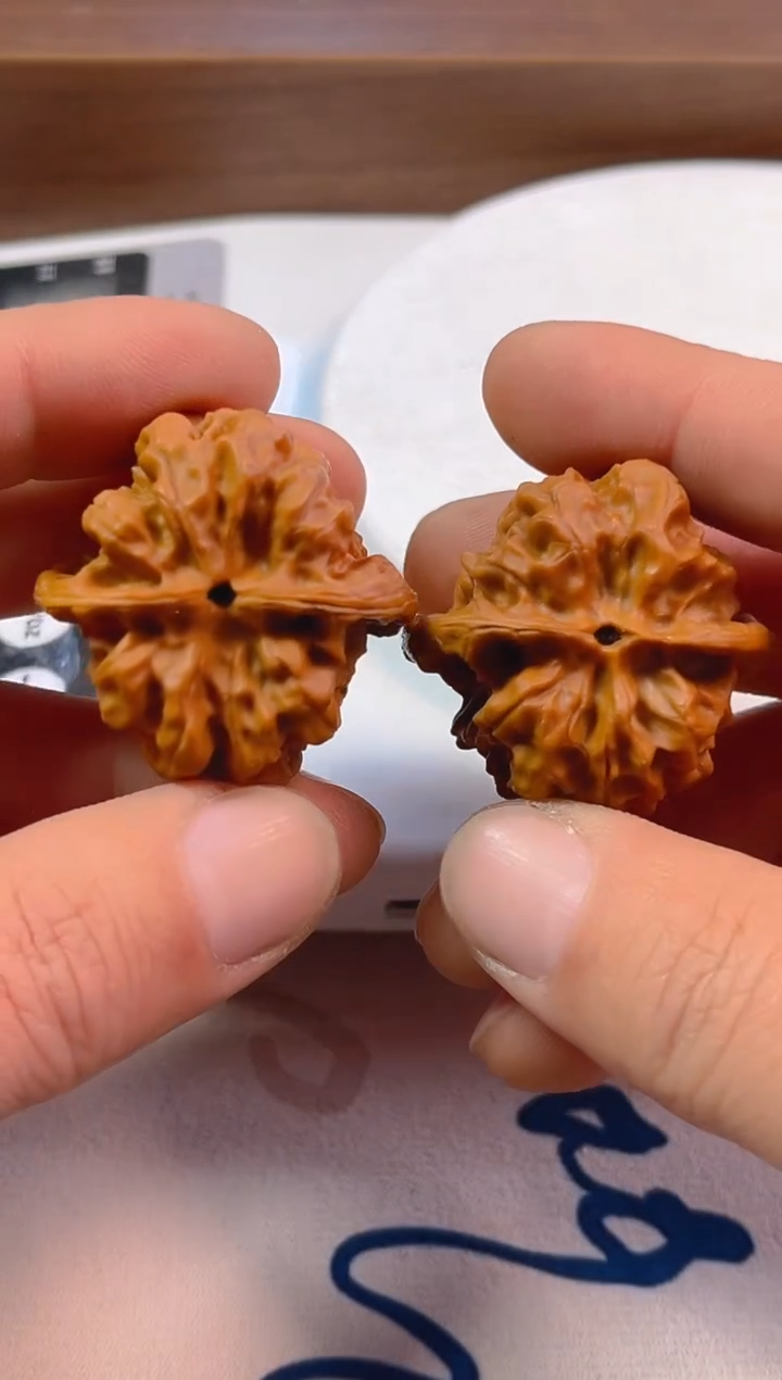 【闪购商品】文玩核桃把件37磐石