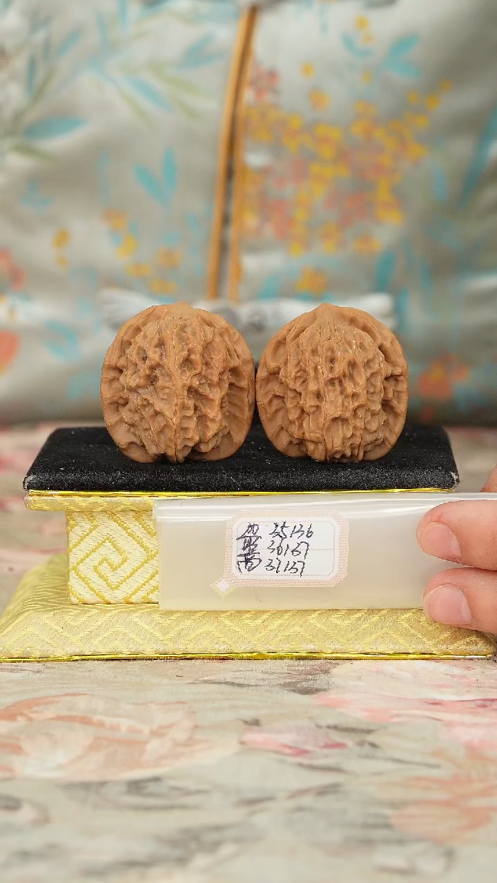【闪购商品】文玩核桃把件非嫁接马老四