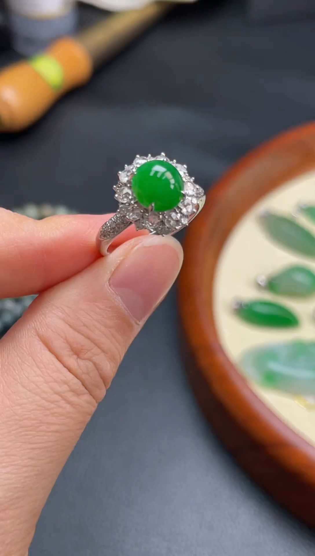 【闪购商品】翡翠戒指18K金镶嵌翡翠女戒