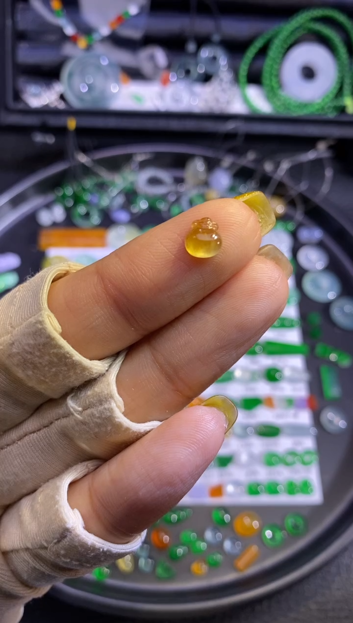 未镶嵌挂件翡翠袋