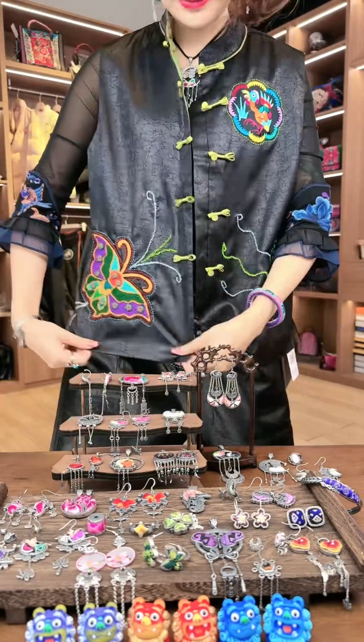 【闪购商品】织绣L528黔东南苗族刺绣