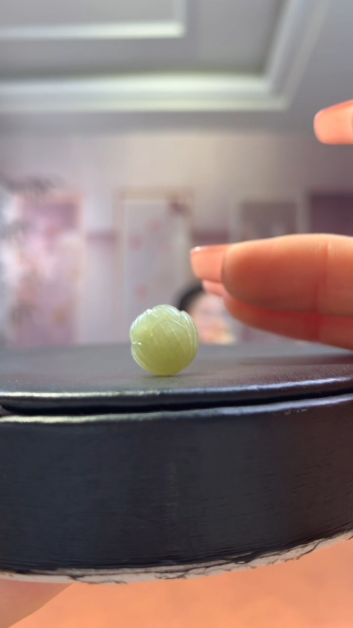 【闪购商品】和田玉挂件未镶嵌湖水绿莲花珠