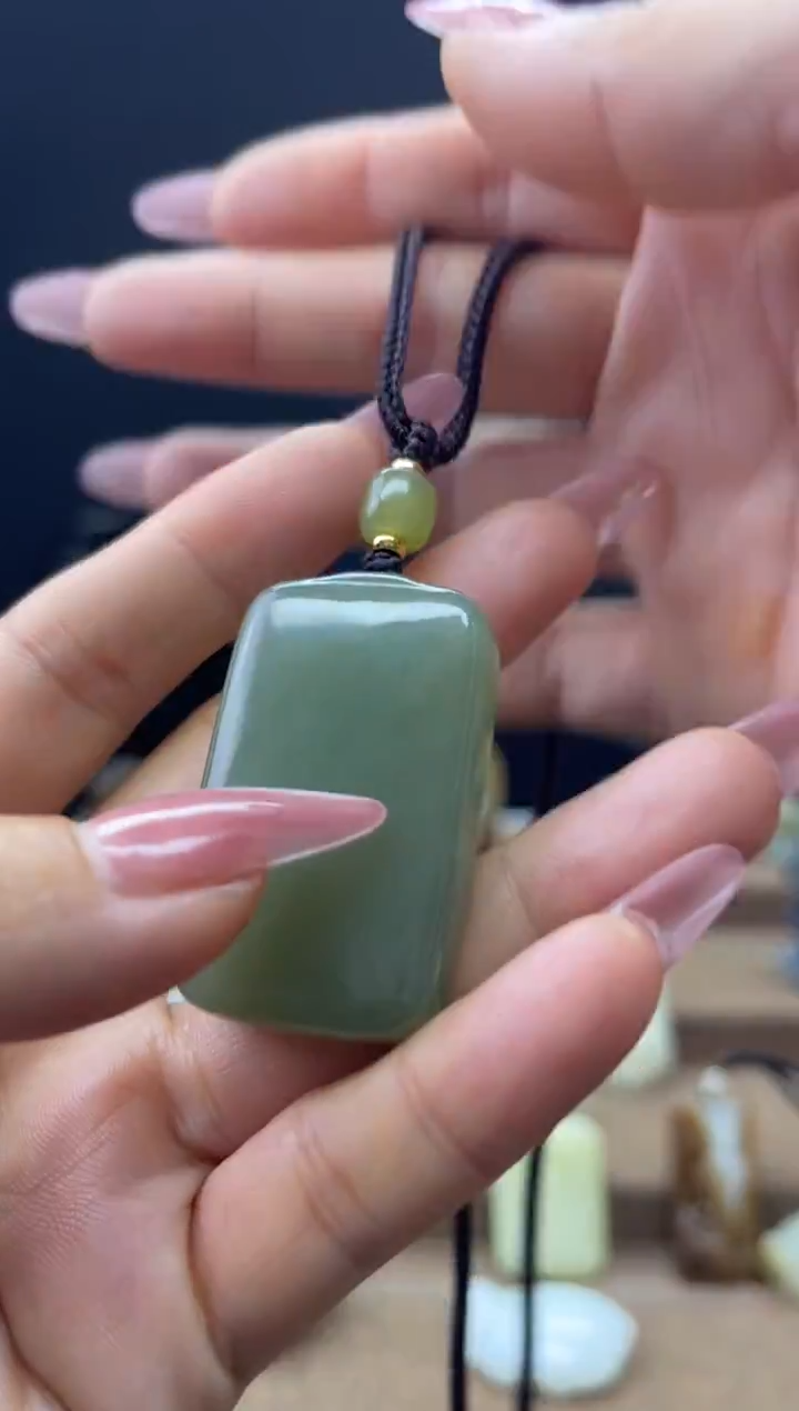 颈饰未镶嵌和田玉1