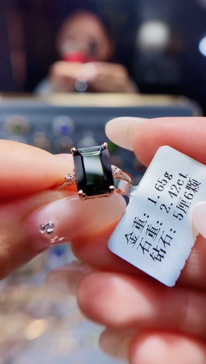 【闪购商品】碧玺戒指18K金镶嵌2.42.